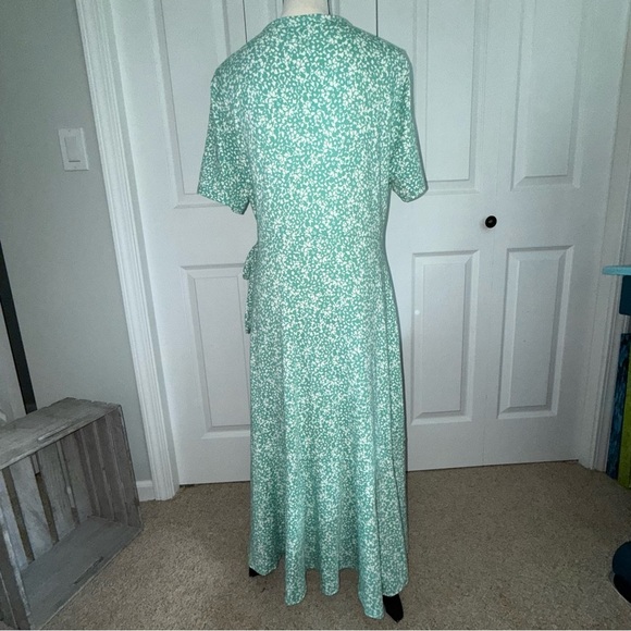 Lands' End Women’s Green Floral Midi wrap Dress Cool short sleeves Boho L/P - Picture 6 of 12